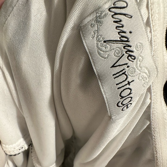 Unique Vintage Strapless Sweetheart Lace Dress - Picture 6 of 7